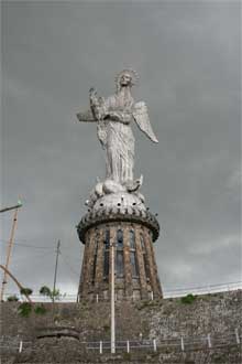 Statue El Panecillo